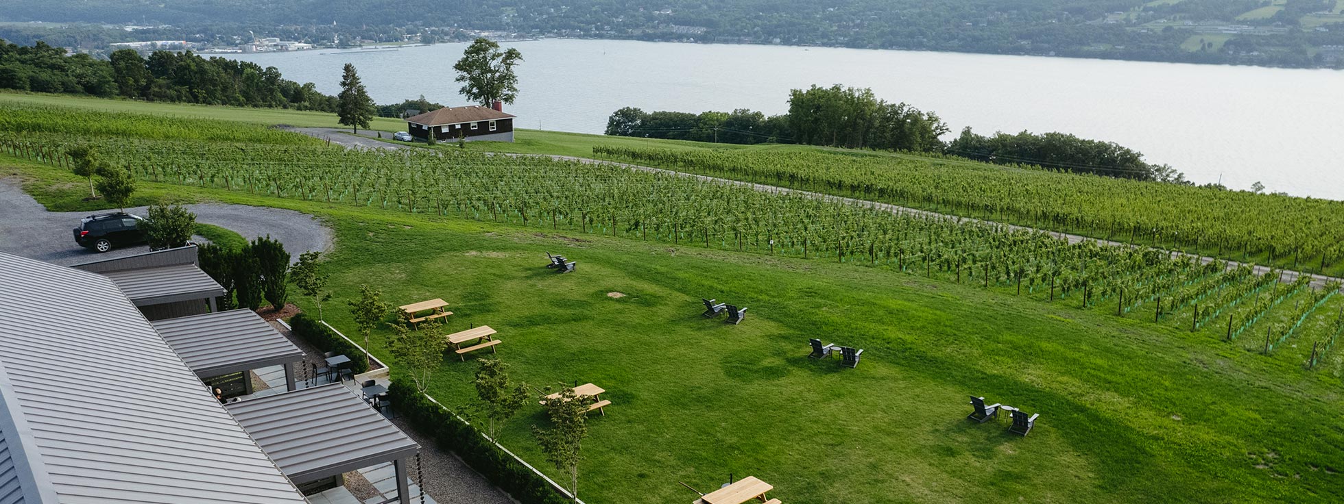 セネカ湖に面したHILLICK & HOBBS（ヒリック & ホブス）のワイナリー